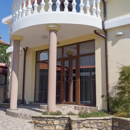 къща за гости Angelovi Holiday home
